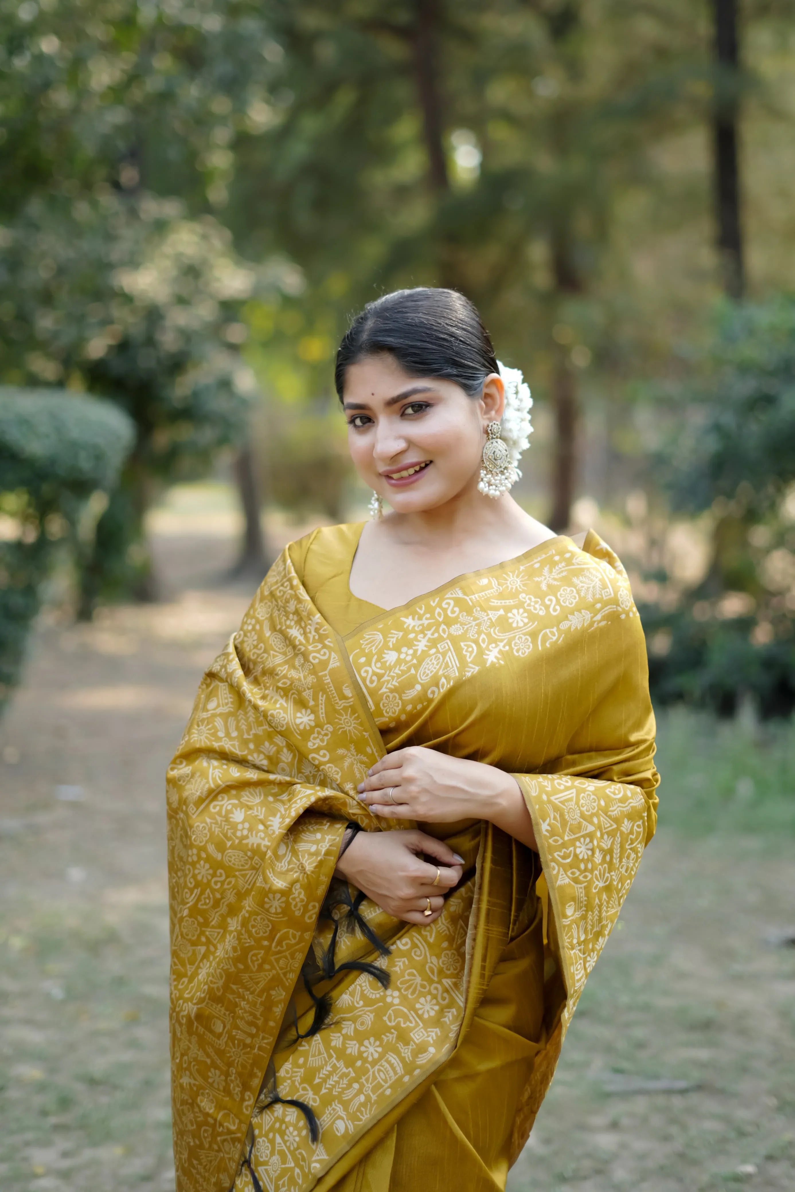 Mustard Yellow Gala Border Pattern Raw Silk Saree - kalyanja